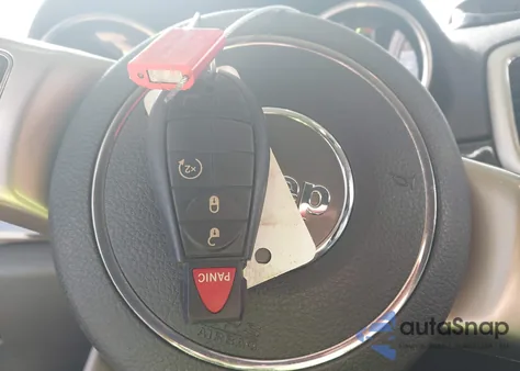 2012 Jeep Grand Cherokee Laredo z USA, uszkodzony, nr VIN 1C4RJFAT4CC277107